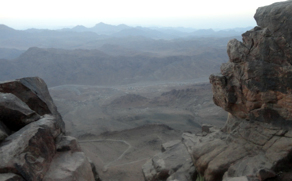 Moisés, por que tão alto? Subimos o Monte Sinai para ver o nascer do sol